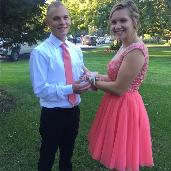 Homecoming/ Prom Dress - Picture 4 of 5